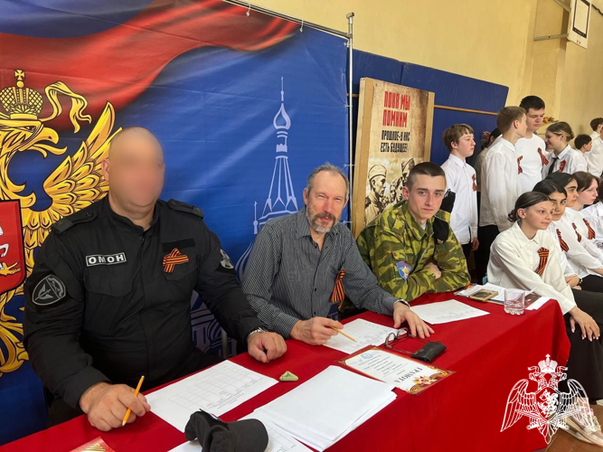 В ПРЕДДВЕРИИ 80-летия Победы РОСГВАРДЕЙЦЫ приняли участие в смотр-КОНКУРСАХ строя и песни В Твери