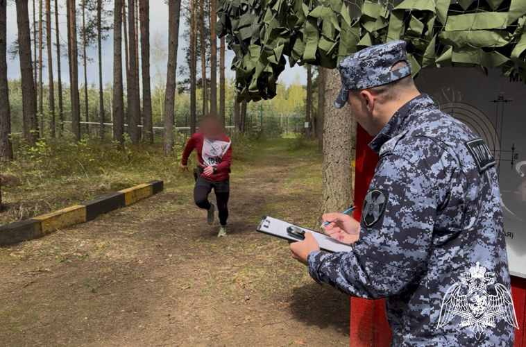 Соревнования по служебному биатлону прошли среди Тверских росгвардейцев