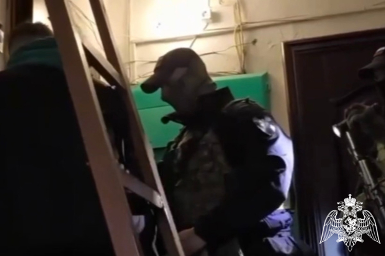 При силовой поддержке спецназа Росгвардии в Твери пресечена деятельность мошенников