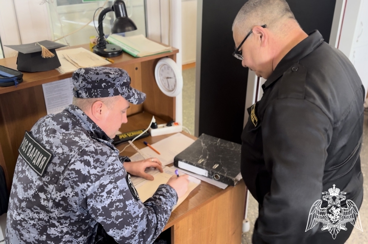 Тверские росгвардейцы проводят проверку образовательных учреждений на антитеррористическую защищенность в связи с проведением «Последних звонков»