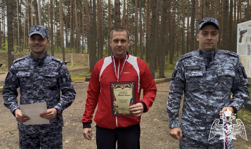 Соревнования по служебному биатлону прошли среди Тверских росгвардейцев
