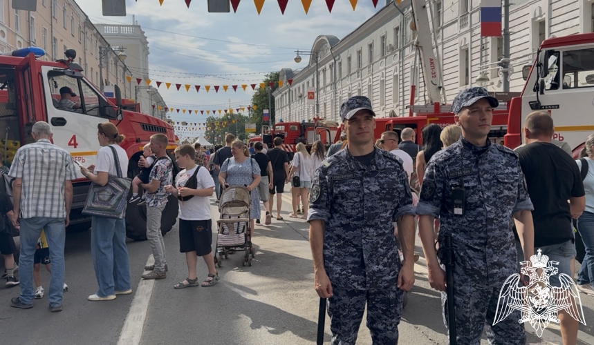 Сотрудники и военнослужащие Росгвардии обеспечили безопасность мероприятий во время празднования дня города Твери