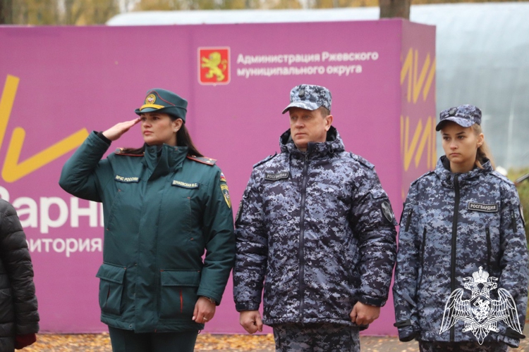   В Тверской области сотрудники вневедомственной охраны приняли участие в межведомственных мастер-классах по основам безопасности жизнедеятельности под названием «Курс на спасение».