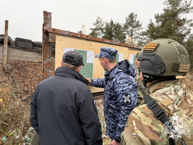 В Твери состоялись испытания на право ношения знака отличия полицейского спецназа Росгвардии