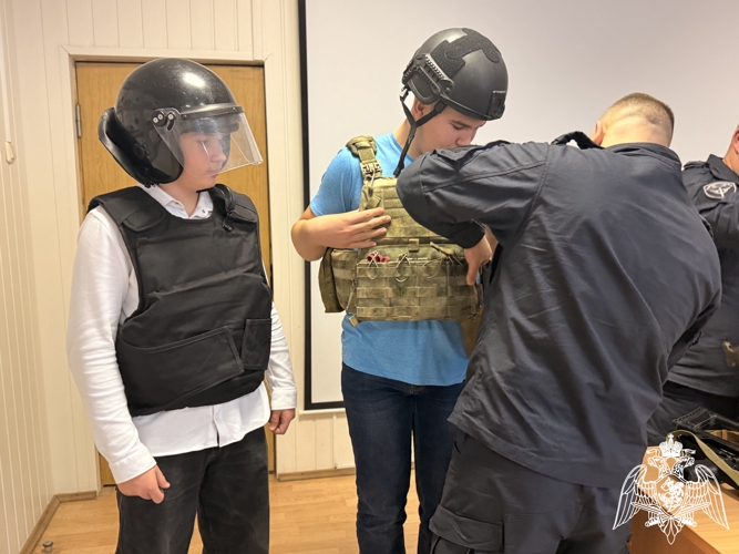     В ОМОН «Барс» Управления Росгвардии по Тверской области прошел день открытых дверей
