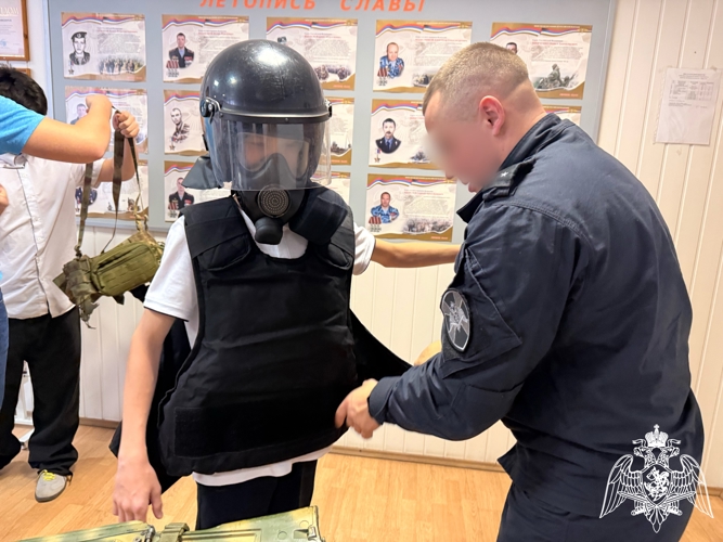     В ОМОН «Барс» Управления Росгвардии по Тверской области прошел день открытых дверей