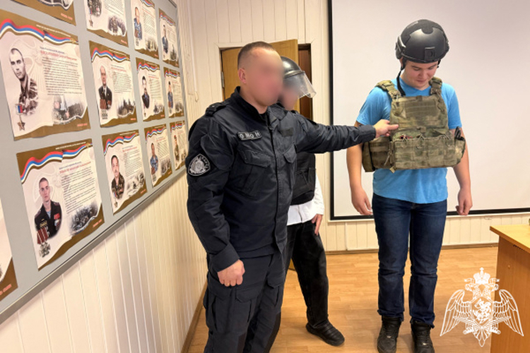     В ОМОН «Барс» Управления Росгвардии по Тверской области прошел день открытых дверей
