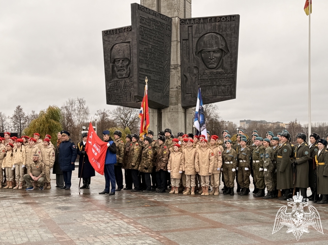  Росгвардейцы приняли участие в акции «Равнение на бессмертие» в Твери  	