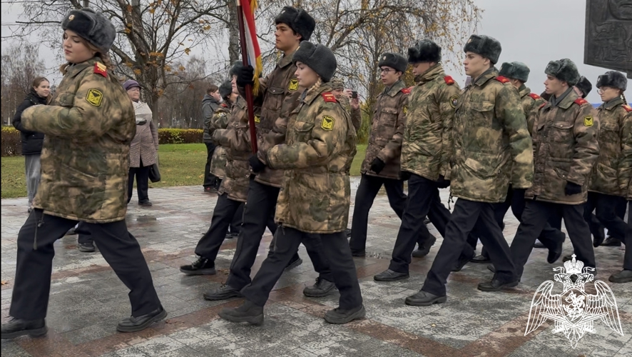  Росгвардейцы приняли участие в акции «Равнение на бессмертие» в Твери  	