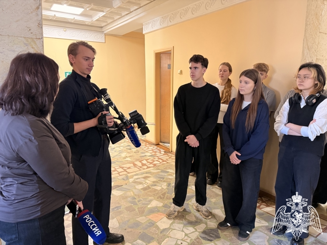 В Твери росгвардия совместно с учениками поздравила сотрудников регионального телевидения