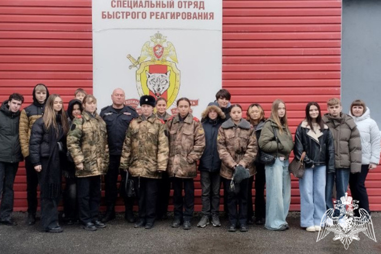 Тверской СОБР провел «Урок мужества» в День Неизвестного Солдата