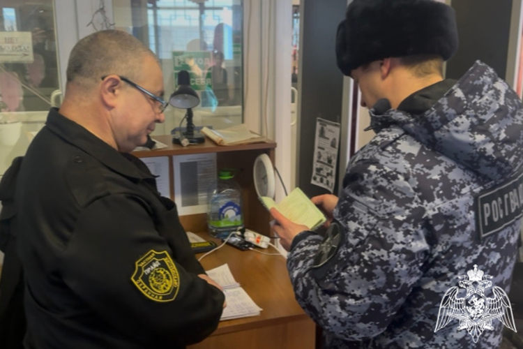 В Твери Росгвардия инспектирует частную охрану в образовательных организациях 