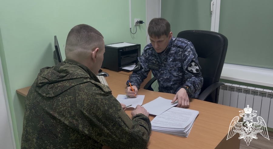В Твери сотрудники лицензионно-разрешительной работы передали  45 единиц гражданского оружия в район проведения СВО
