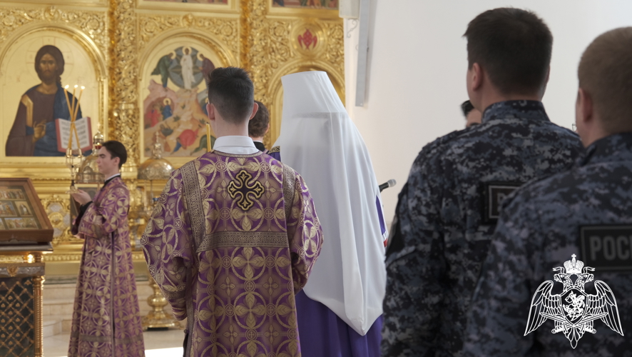 Накануне 10-летия со дня образования Росгвардии в Твери состоялась религиозная служба