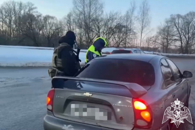 В Тверской области росгвардейцы обеспечили проведение межведомственного рейда по выявлению нарушений в сфере безопасности дорожного движения