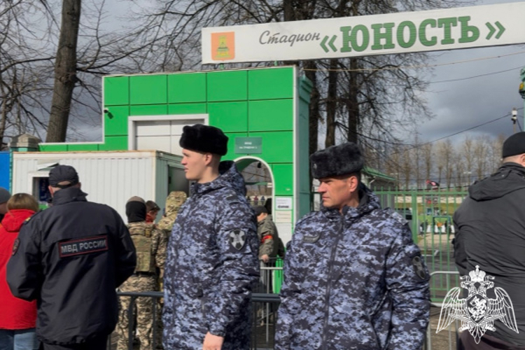 Росгвардейцы обеспечили безопасность футбольного матча в Твери