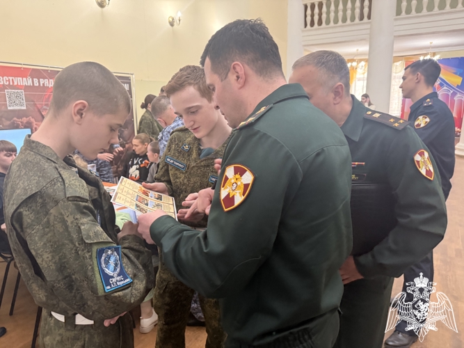Росгвардейцы приняли участие в профориентационном форуме «День будущего офицера» в Твери  (видео)  