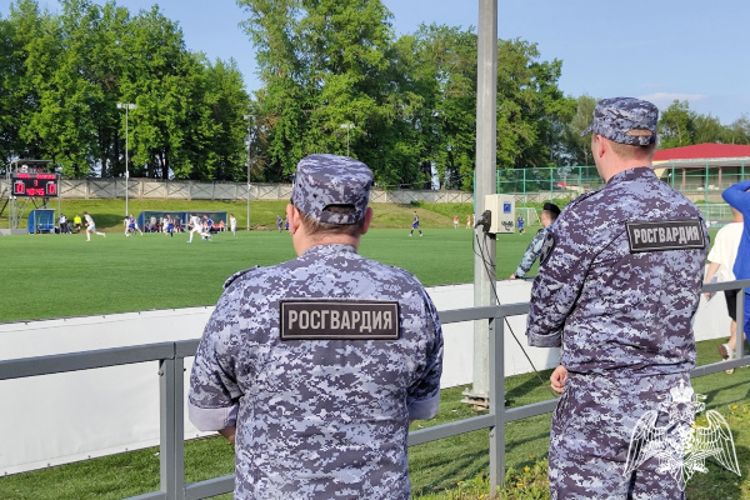 Росгвардейцы обеспечили безопасное проведение футбольного матча в Твери