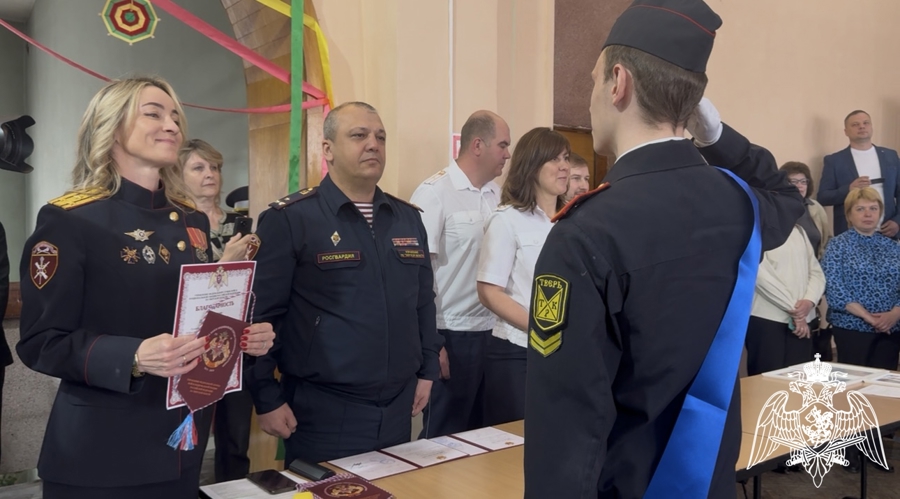 Представители Росгвардии приняли участие в торжественных церемониях выпуска кадет профильного класса в Твери