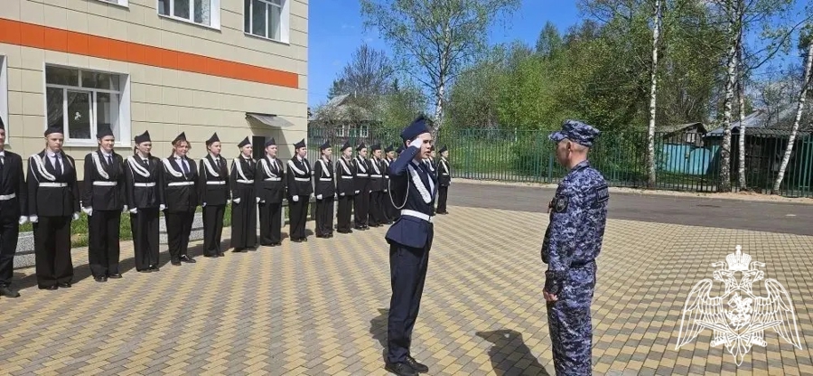 В преддверии 81-ой годовщины Победы росгвардейцы приняли участие в смотр-конкурсе строя и песни в Западной Двине