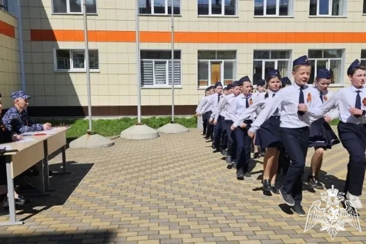 В преддверии 81-ой годовщины Победы росгвардейцы приняли участие в смотр-конкурсе строя и песни в Западной Двине