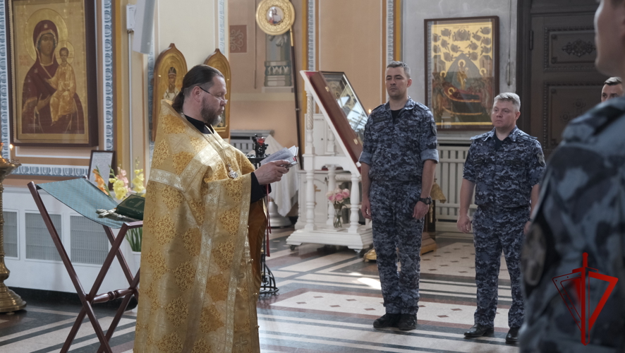 Росгвардейцы в Твери приняли участие в молебне, посвященном Дню Крещения Руси