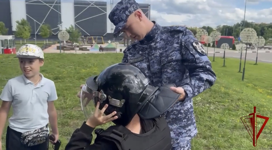 В Твери продолжается акция «Каникулы с Росгвардией»