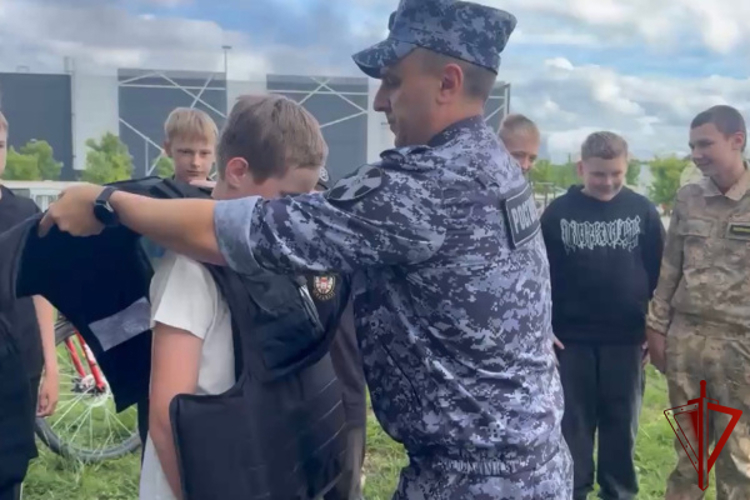 В Твери продолжается акция «Каникулы с Росгвардией»