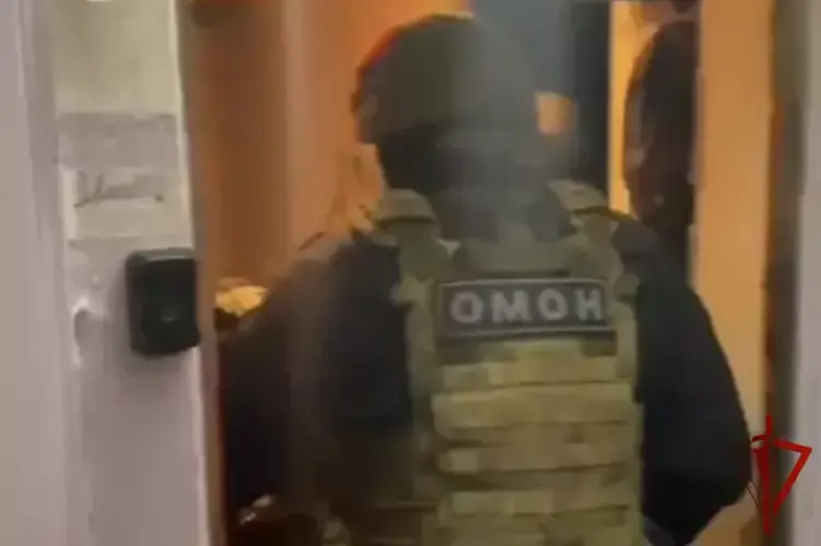 В Тверской области при содействии спецназа Росгвардии задержаны подозреваемые в незаконном использовании сим-боксов (видео)