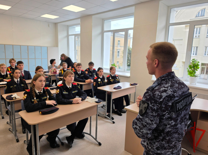 В Твери росгвардейцы приняли участие в праздничном мероприятии в День знаний 