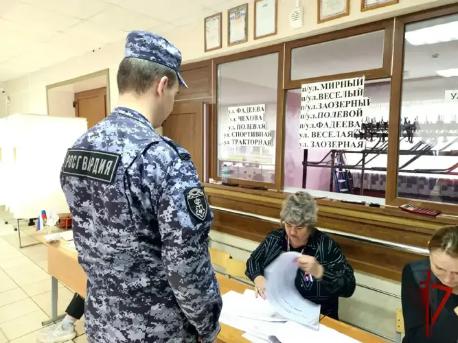 В Твери личный состав Росгвардии принимает участие в едином дне голосования 