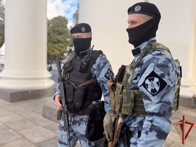 Росгвардейцы обеспечили безопасность тверитян и гостей столицы Верхневолжья во время торжественного открытия  городского сада 