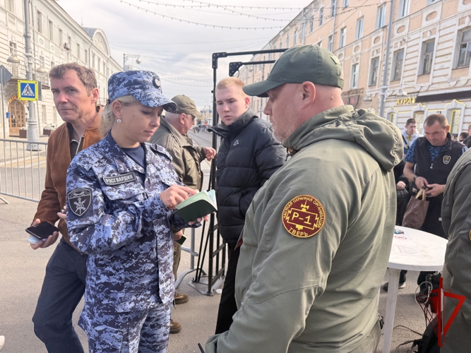 Росгвардейцы обеспечили безопасность тверитян и гостей столицы Верхневолжья во время торжественного открытия  городского сада 