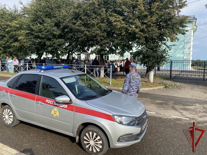 Во время празднования Дня знаний в Тверской области сотрудники Росгвардии обеспечили безопасность