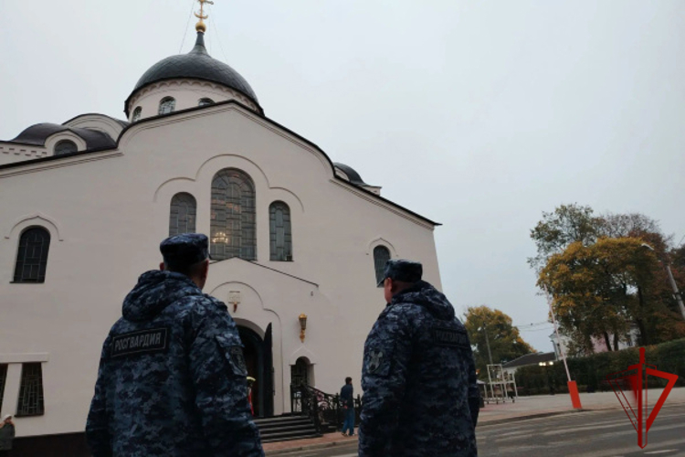 Личный состав Росгвардии обеспечил безопасность при совершении Великого освящения Воскресенского собора в Твери