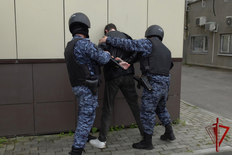 В Твери росгвардейцы отработали навыки реагирования на сигнал «тревога» на объекте телерадиоцентра