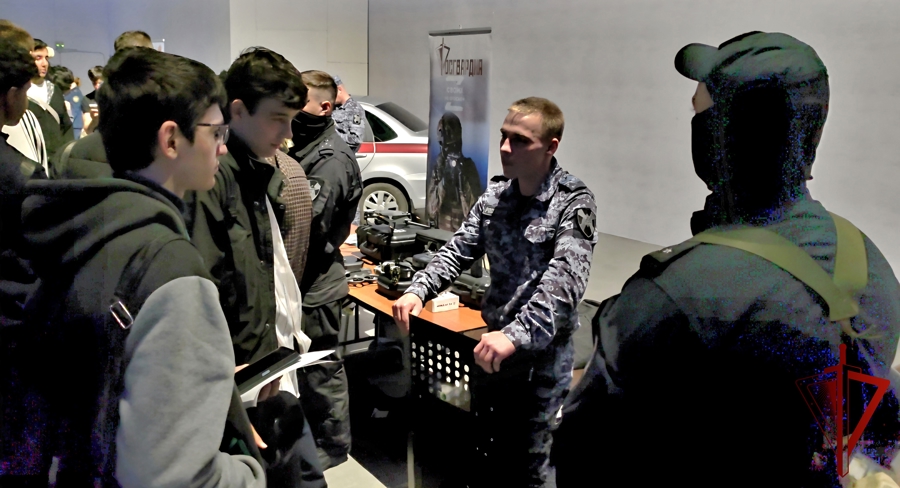 В Твери росгвардейцы приняли участие в акции «Молодежь против террора»