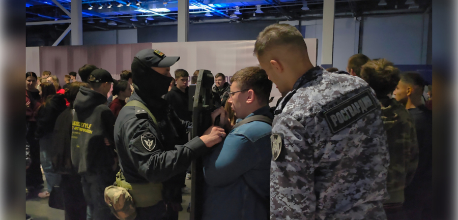 В Твери росгвардейцы приняли участие в акции «Молодежь против террора»