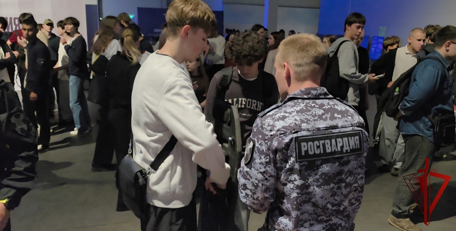 В Твери росгвардейцы приняли участие в акции «Молодежь против террора»