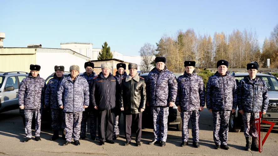 «Новый автопарк для подразделений Росгвардии в Тверском регионе: вручены ключи от восьми служебных автомобилей»