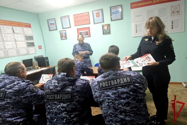 Сотрудники вневедомственной охраны Росгвардии по Западнодвинскому району обсудили ПДД с сотрудниками Госавтоинспекции